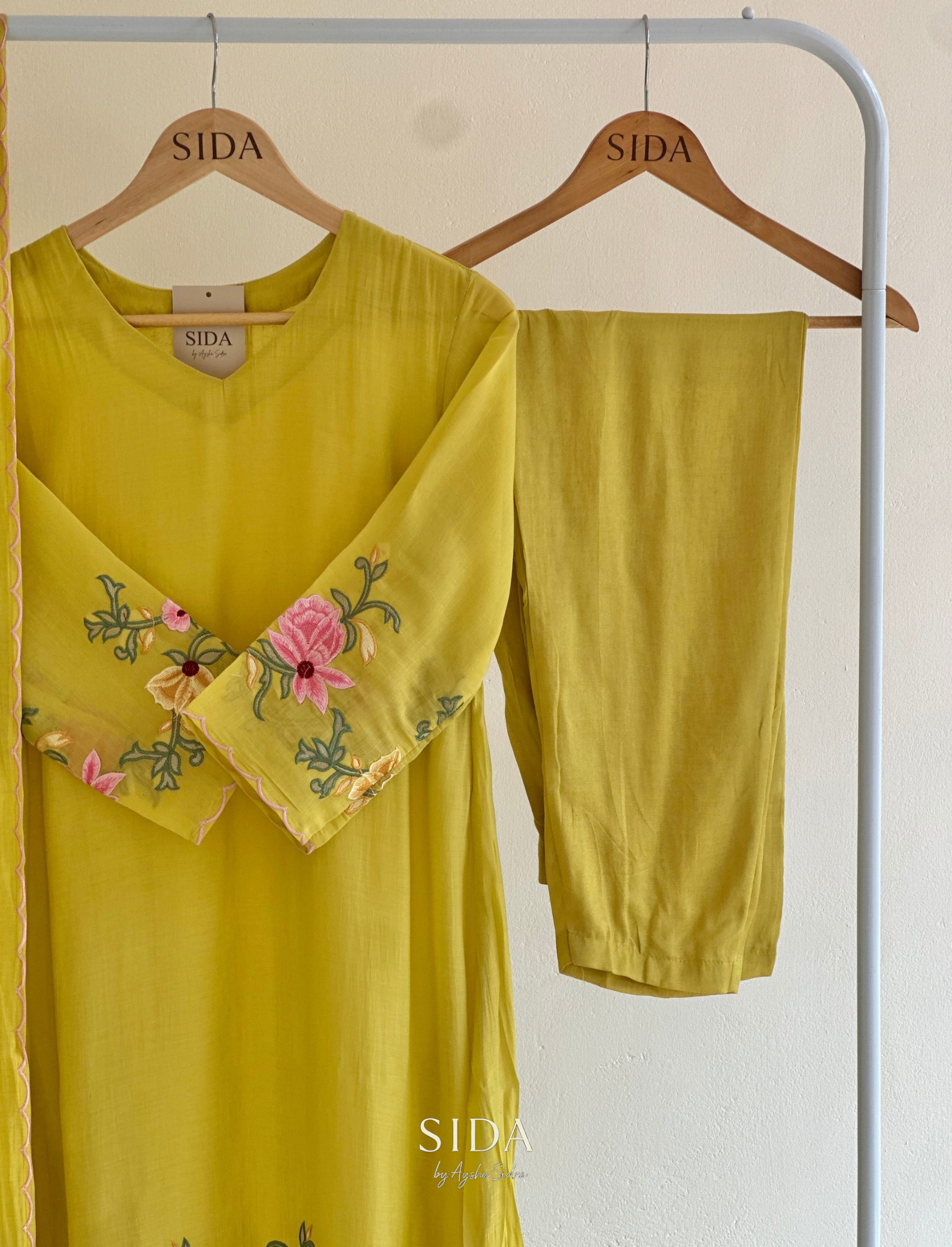 Soft Mul chanderi with embroidery floral details - Image 3